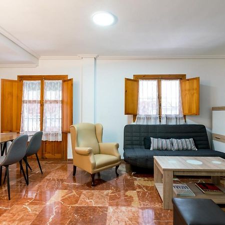 Holi-Rent Estrella Apartman Sevilla Kültér fotó