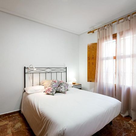 Holi-Rent Estrella Apartman Sevilla Kültér fotó