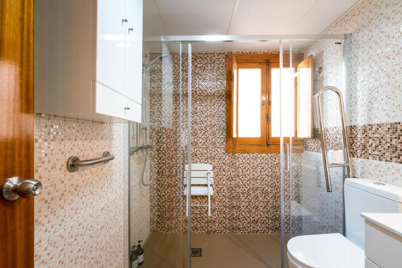 Holi-Rent Estrella Apartman Sevilla Kültér fotó