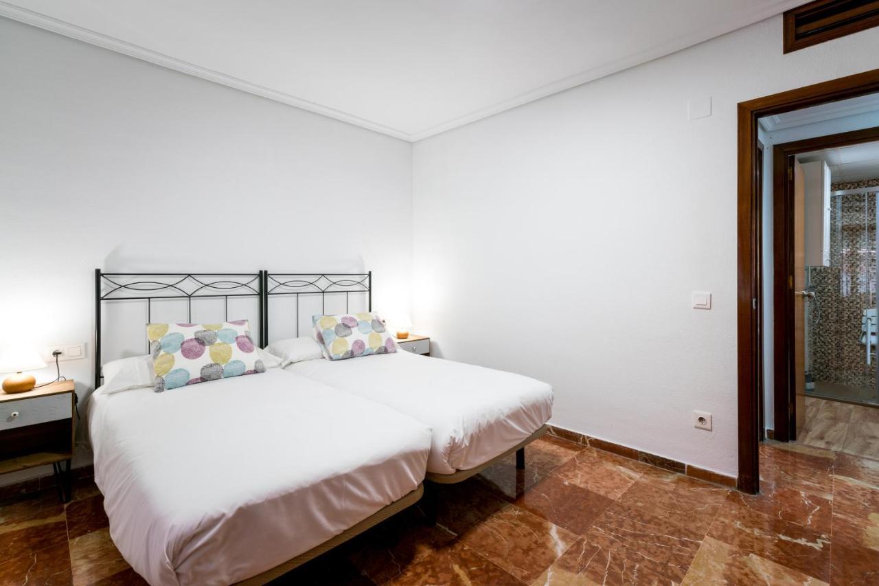 Holi-Rent Estrella Apartman Sevilla Kültér fotó