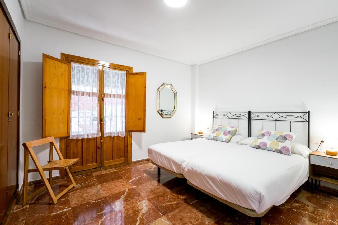 Holi-Rent Estrella Apartman Sevilla Kültér fotó