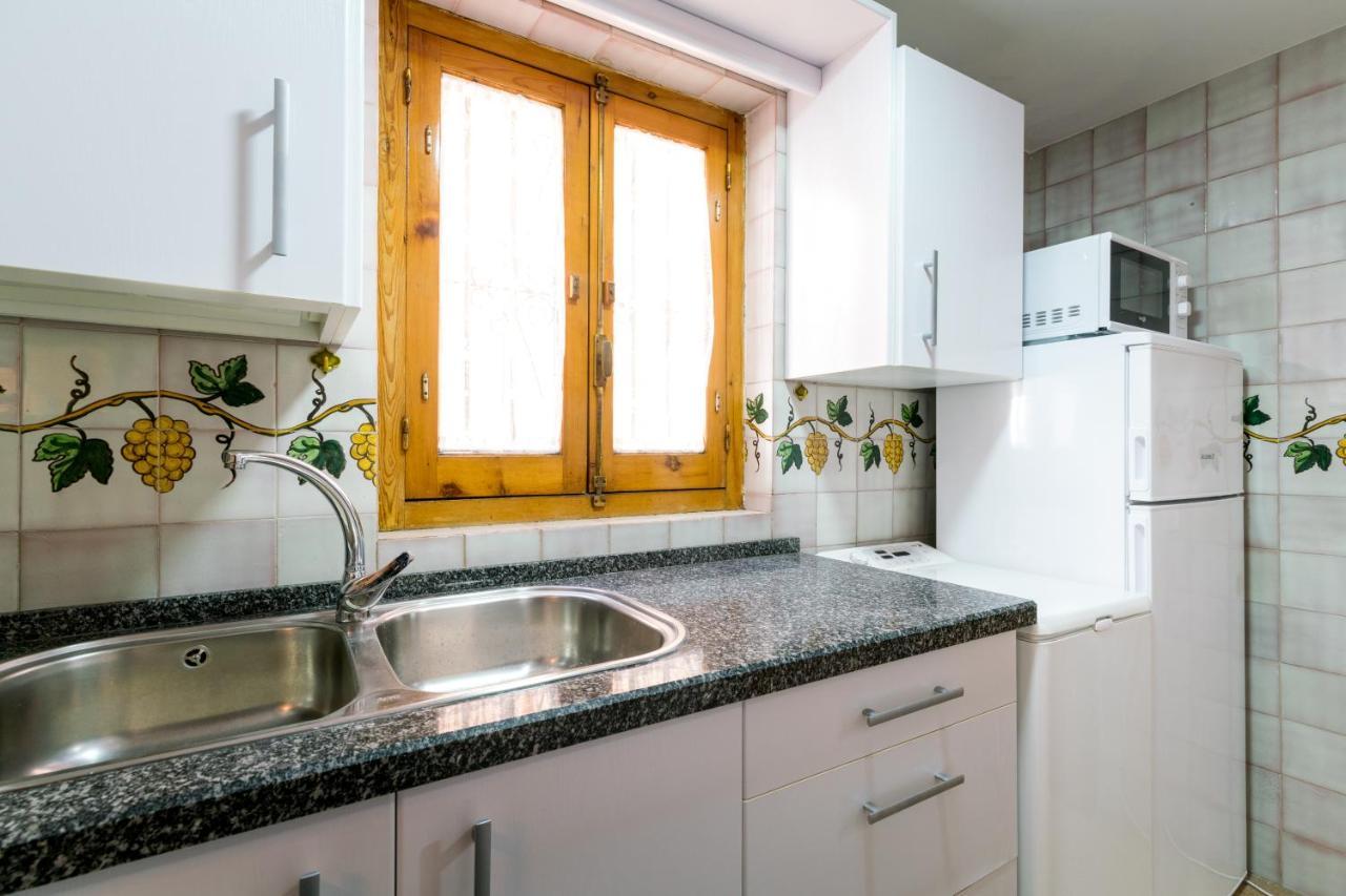 Holi-Rent Estrella Apartman Sevilla Kültér fotó