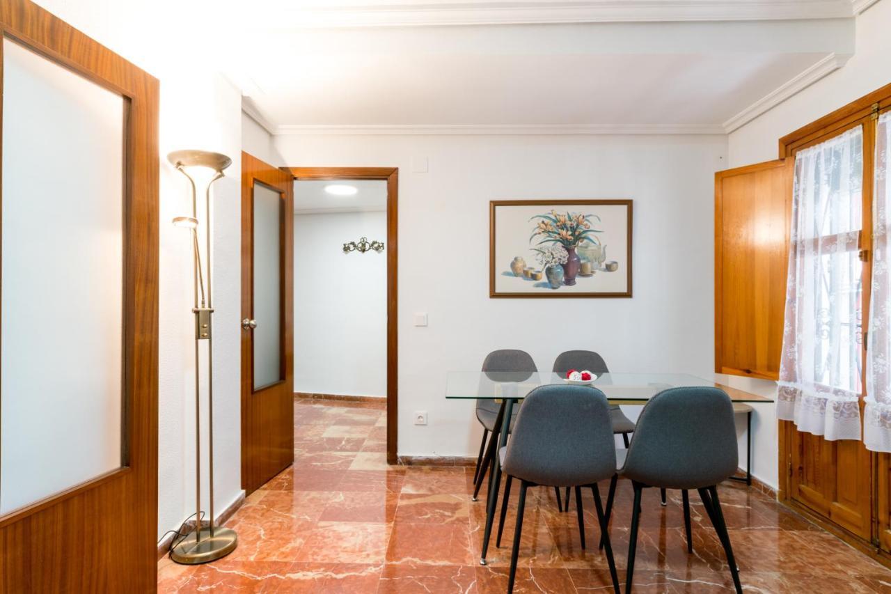 Holi-Rent Estrella Apartman Sevilla Kültér fotó