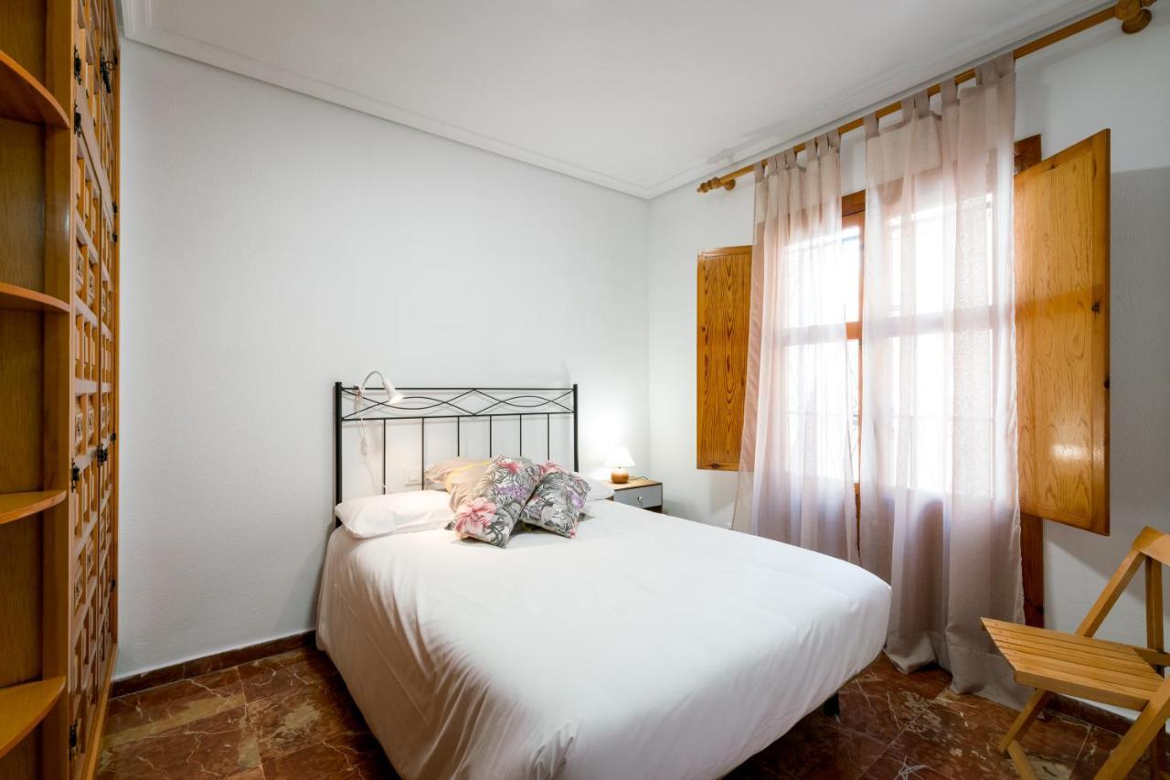 Holi-Rent Estrella Apartman Sevilla Kültér fotó